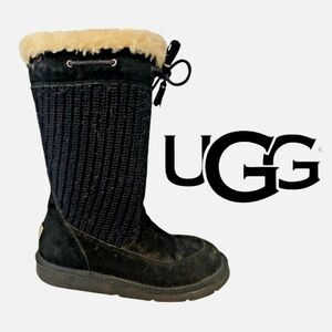 UGG Australia Black Suburb Boots in Leathet & Cable Knit Size 7
